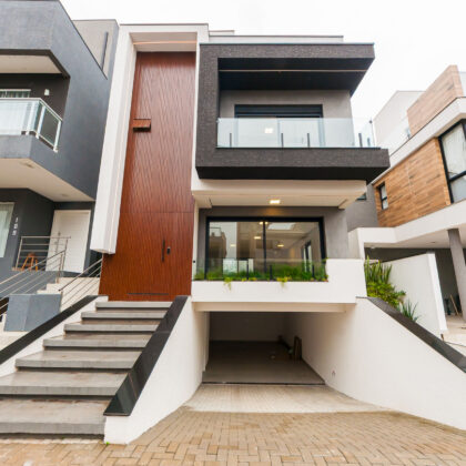 Imagem do imovel Casa em Condomínio Clube cercada de verde – 3 suítes, terraço e espaço para jacuzzi